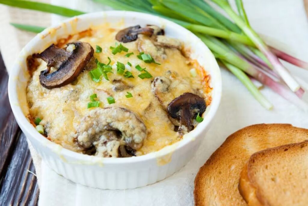 Жульєн із сиром і маринованими грибами
